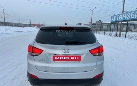 Hyundai ix35 I рестайлинг, 2013 год, 1 300 000 рублей, 24 фотография