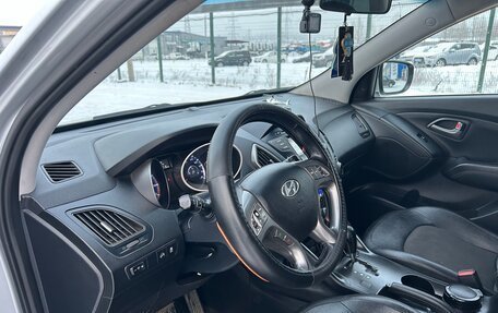 Hyundai ix35 I рестайлинг, 2013 год, 1 300 000 рублей, 38 фотография