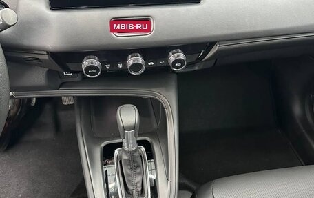 Honda Vezel, 2023 год, 2 028 000 рублей, 13 фотография