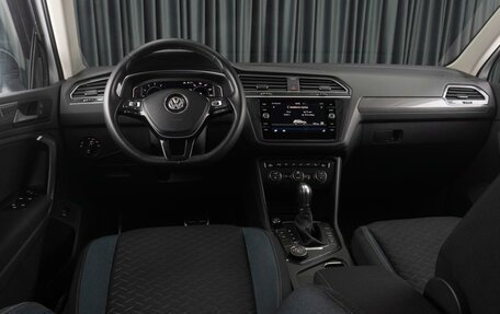 Volkswagen Tiguan II, 2019 год, 2 599 000 рублей, 8 фотография