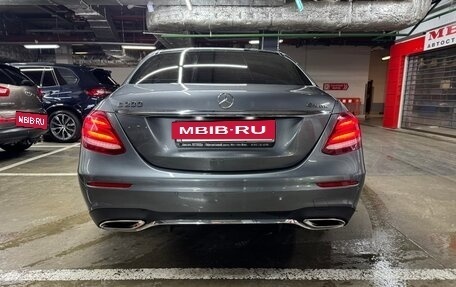 Mercedes-Benz E-Класс, 2019 год, 3 850 000 рублей, 5 фотография