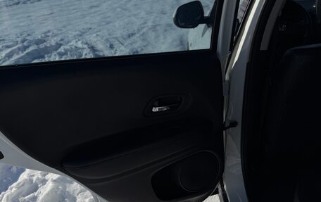 Honda Vezel, 2021 год, 2 100 000 рублей, 18 фотография