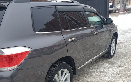 Toyota Highlander III, 2011 год, 2 330 000 рублей, 3 фотография