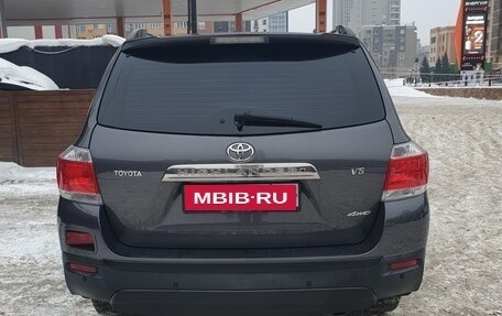 Toyota Highlander III, 2011 год, 2 330 000 рублей, 4 фотография