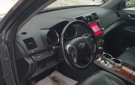 Toyota Highlander III, 2011 год, 2 330 000 рублей, 8 фотография