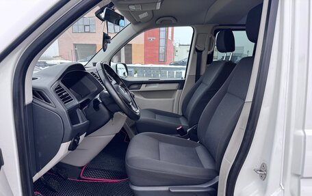 Volkswagen Caravelle T6 рестайлинг, 2016 год, 2 899 000 рублей, 8 фотография