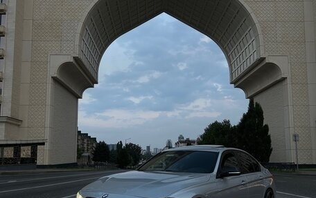 BMW 3 серия, 2018 год, 2 850 000 рублей, 3 фотография