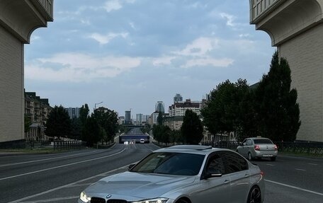 BMW 3 серия, 2018 год, 2 850 000 рублей, 2 фотография