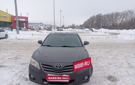 Toyota Camry, 2011 год, 1 080 000 рублей, 2 фотография