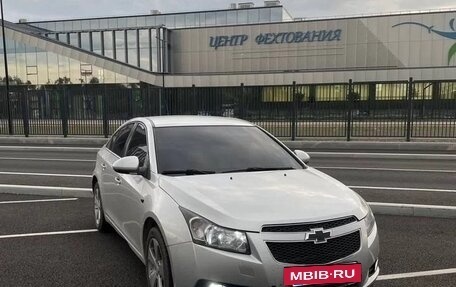 Chevrolet Cruze II, 2011 год, 680 000 рублей, 8 фотография
