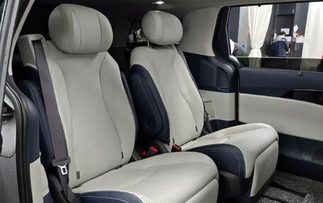 KIA Carnival, 2025 год, 5 650 000 рублей, 9 фотография