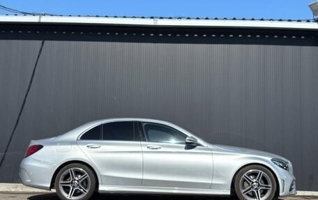 Mercedes-Benz C-Класс, 2019 год, 1 900 000 рублей, 4 фотография