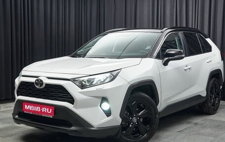 Toyota RAV4, 2021 год, 3 399 000 рублей, 1 фотография