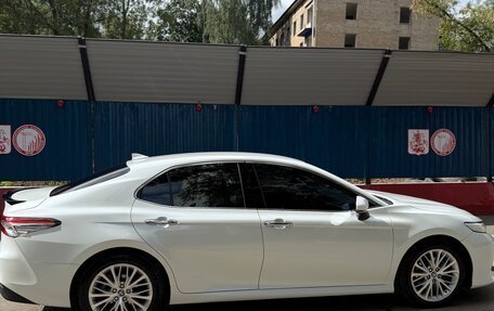 Toyota Camry, 2020 год, 2 700 000 рублей, 5 фотография