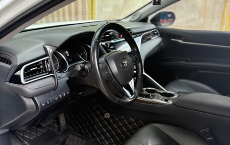 Toyota Camry, 2020 год, 2 700 000 рублей, 9 фотография