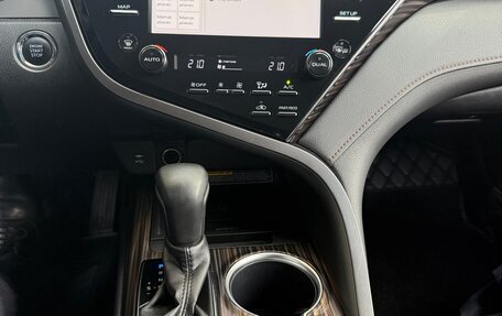 Toyota Camry, 2020 год, 2 700 000 рублей, 15 фотография