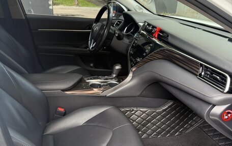 Toyota Camry, 2020 год, 2 700 000 рублей, 13 фотография