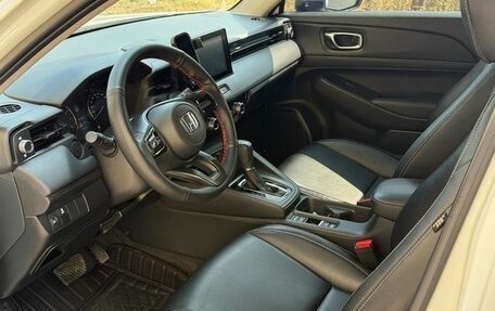 Honda Vezel, 2023 год, 2 050 000 рублей, 6 фотография