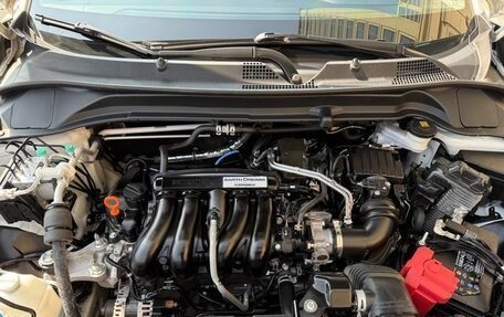 Honda Vezel, 2023 год, 2 050 000 рублей, 17 фотография