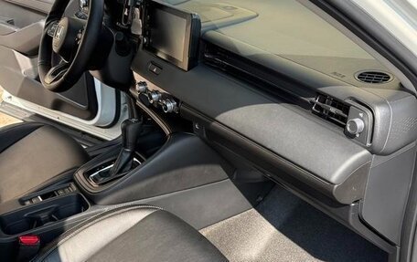 Honda Vezel, 2023 год, 2 050 000 рублей, 16 фотография