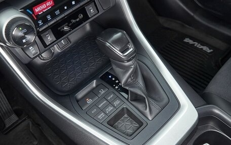 Toyota RAV4, 2021 год, 3 399 000 рублей, 22 фотография