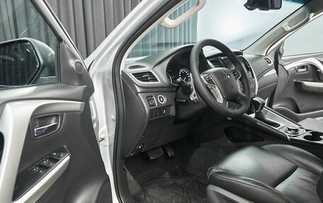 Mitsubishi Pajero Sport III рестайлинг, 2018 год, 3 149 000 рублей, 15 фотография