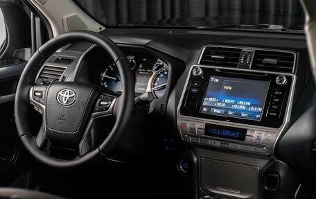 Toyota Land Cruiser Prado 150 рестайлинг 2, 2017 год, 3 777 000 рублей, 30 фотография