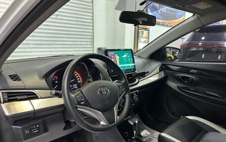 Toyota Yaris XP150 рестайлинг, 2022 год, 1 390 000 рублей, 9 фотография