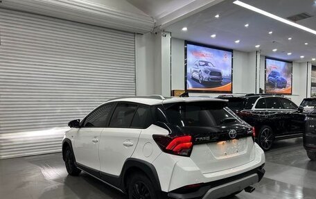 Toyota Yaris XP150 рестайлинг, 2022 год, 1 390 000 рублей, 3 фотография