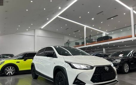 Toyota Yaris XP150 рестайлинг, 2022 год, 1 390 000 рублей, 2 фотография