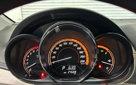 Toyota Yaris XP150 рестайлинг, 2022 год, 1 390 000 рублей, 12 фотография