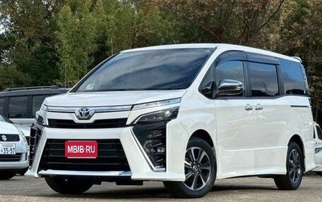 Toyota Voxy III, 2021 год, 1 778 000 рублей, 1 фотография