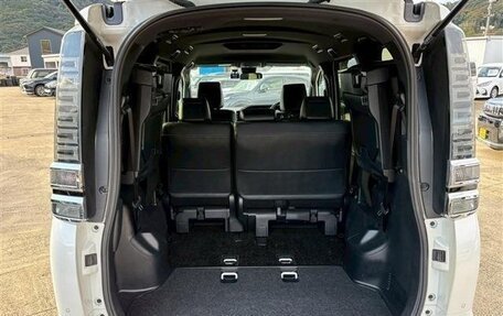 Toyota Voxy III, 2021 год, 1 778 000 рублей, 8 фотография