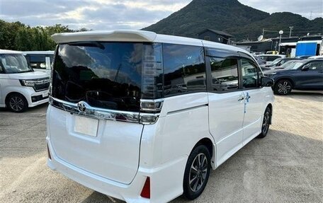 Toyota Voxy III, 2021 год, 1 778 000 рублей, 7 фотография