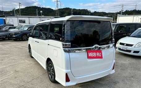 Toyota Voxy III, 2021 год, 1 778 000 рублей, 5 фотография