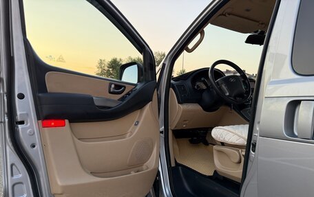 Hyundai H-1 II рестайлинг, 2016 год, 2 250 000 рублей, 8 фотография