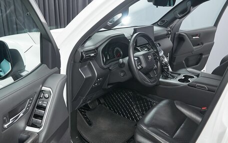 Toyota Land Cruiser, 2022 год, 12 000 000 рублей, 9 фотография