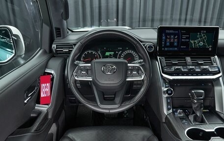 Toyota Land Cruiser, 2022 год, 12 000 000 рублей, 8 фотография