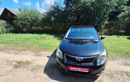 Toyota Avensis III рестайлинг, 2011 год, 850 000 рублей, 1 фотография