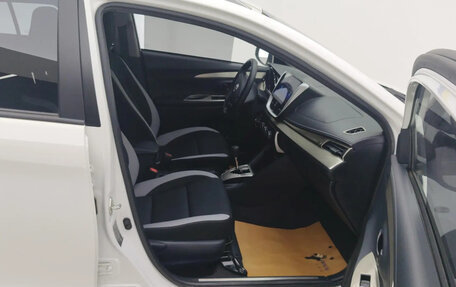 Toyota Yaris XP150 рестайлинг, 2022 год, 1 300 000 рублей, 6 фотография