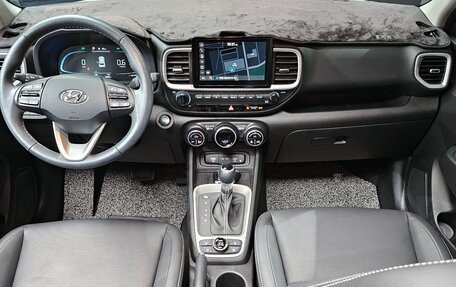 Hyundai Venue I, 2023 год, 1 770 000 рублей, 12 фотография