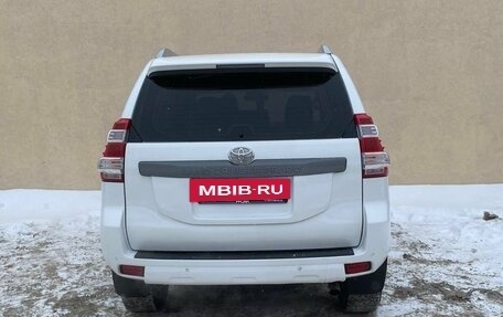 Toyota Land Cruiser Prado 150 рестайлинг 2, 2015 год, 3 477 000 рублей, 6 фотография