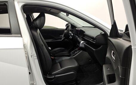 Hyundai Kona, 2024 год, 1 980 000 рублей, 13 фотография