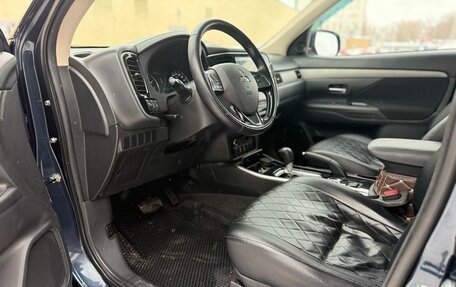 Mitsubishi Outlander III рестайлинг 3, 2018 год, 2 077 000 рублей, 9 фотография