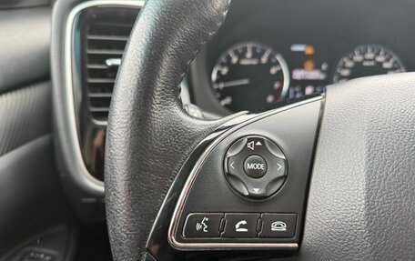 Mitsubishi Outlander III рестайлинг 3, 2018 год, 2 077 000 рублей, 15 фотография