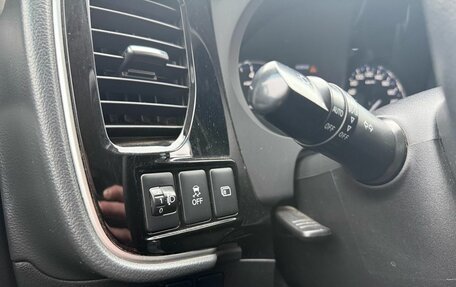 Mitsubishi Outlander III рестайлинг 3, 2018 год, 2 077 000 рублей, 17 фотография