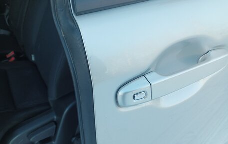 Toyota Noah III, 2018 год, 2 500 000 рублей, 18 фотография