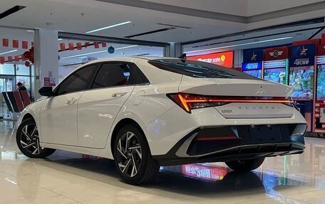 Hyundai Elantra, 2023 год, 1 780 000 рублей, 4 фотография