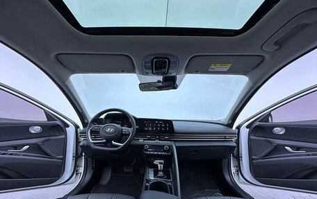 Hyundai Elantra, 2023 год, 1 780 000 рублей, 15 фотография