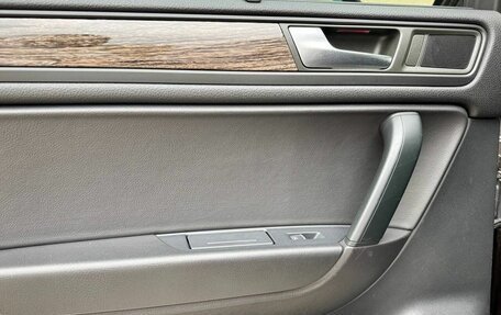 Volkswagen Touareg III, 2011 год, 2 000 000 рублей, 14 фотография